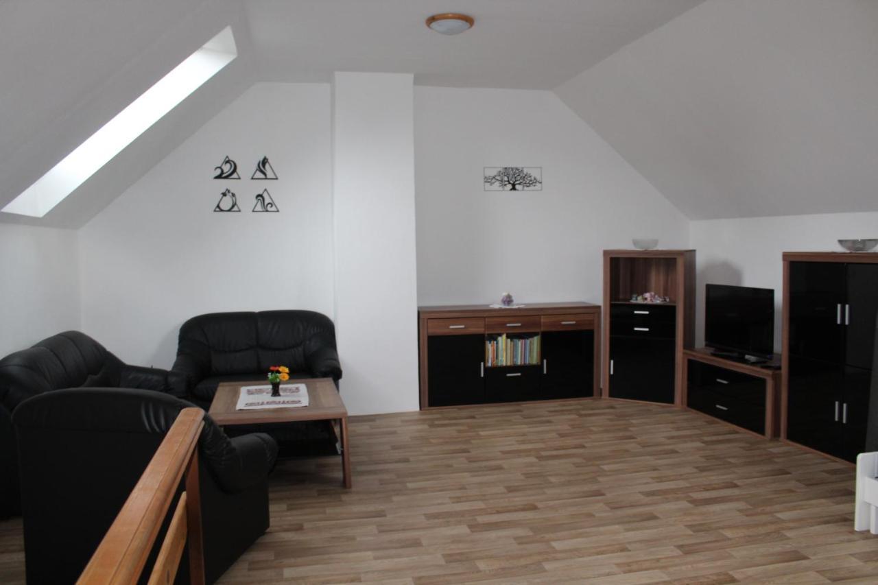 Apartman Rapotin, Jesenicka 296, 3Km Od Termalniho Parku Velke Losiny Buitenkant foto