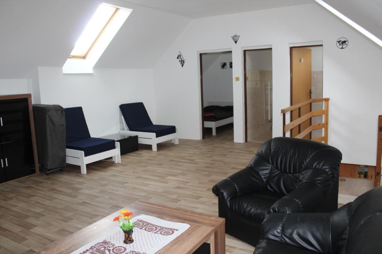 Apartman Rapotin, Jesenicka 296, 3Km Od Termalniho Parku Velke Losiny Buitenkant foto