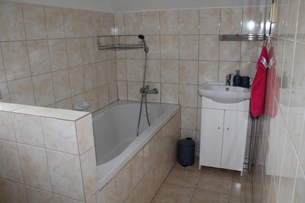 Apartman Rapotin, Jesenicka 296, 3Km Od Termalniho Parku Velke Losiny Buitenkant foto