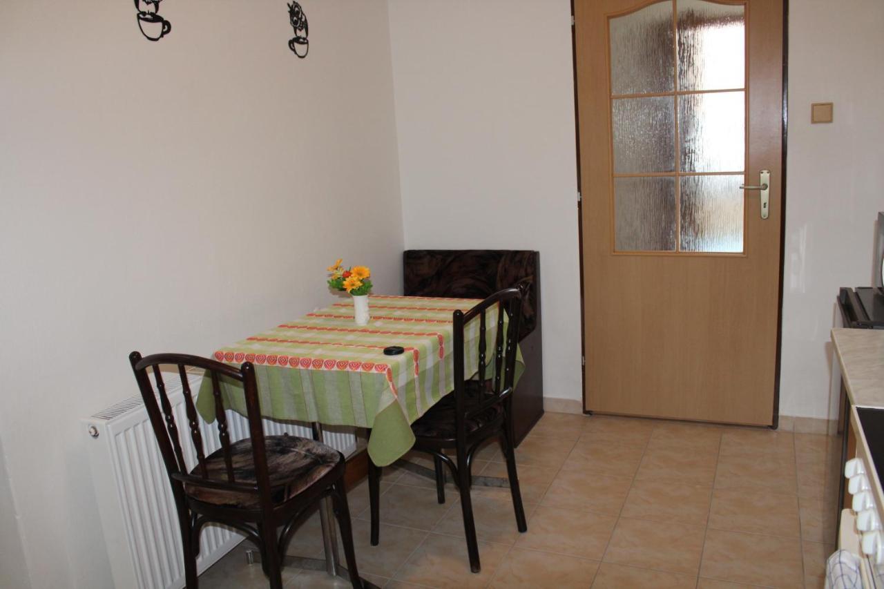Apartman Rapotin, Jesenicka 296, 3Km Od Termalniho Parku Velke Losiny Buitenkant foto